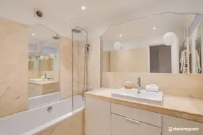 Modern 1bdr/2p Flat With a Balcony - Menilmontant - Image 5