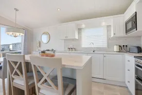 Luxury 3 Bed Lodge Corton - Image 3