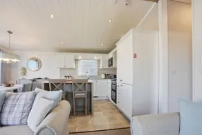 Luxury 3 Bed Lodge Corton - Image 5