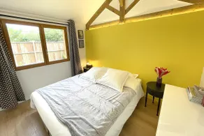 Small independent air-conditioned house with garden - Image 4