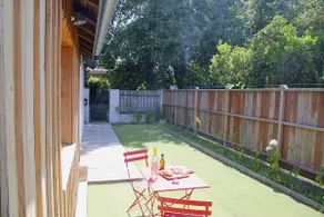 Small independent air-conditioned house with garden - Image 3