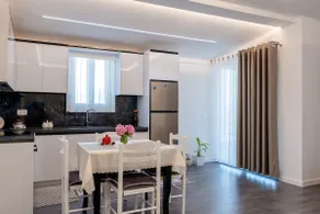 Lekursi Penthouse Sarande - Image 4