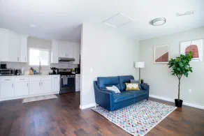 Private 1BR | Sleeps 2 | Workspace + WiFi - Image 2