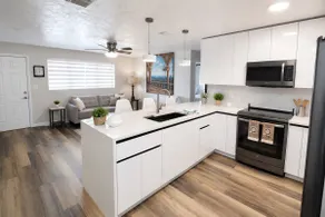 Modern Family Home near Airport• Beach•Cruise Port - Image 3