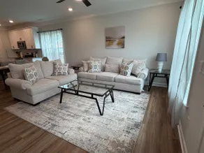 Blue Porch Retreat - Image 2