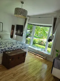Large, intimate, wooded house in Quebec City - Image 3