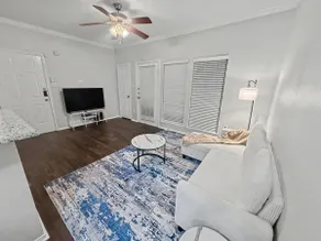 Spacious 1BR in Dallas | Queen Bed & Fast Internet - Image 5