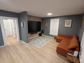 Designer Retreat | 100” TV · Walk to UO & Downtown - Image 5