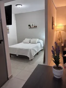 Fully equipped apartment near the beach with complimentary waffle kit - Image 2