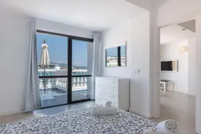 Jacaranda Lounge, Apartment with double bed and s. - Image 5