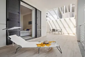 Private Garden Home Near the Beach - Image 4