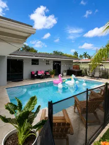 Pool & Hot Tub Oasis Near Hard Rock Stadium - Image 2