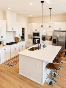 New Designer 4BR • Sleeps 8 • Near UofA & Trails - Image 3