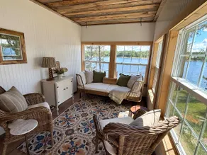 Newly remodeled classic lakeside cottage - Image 5