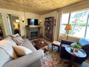 Newly remodeled classic lakeside cottage - Image 4