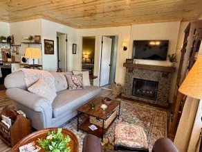Newly remodeled classic lakeside cottage - Image 2
