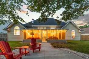 Savannah Family Hub: Game RM, Screened Porch & WFH - Image 5