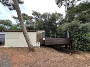 Quiet, with a large terrace not overlooked - Image 2