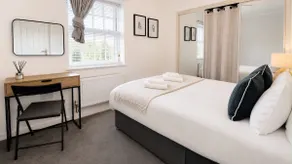Private 1 Bed House in Tipton with Parking - Image 3