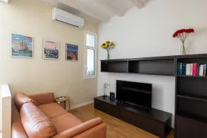 23NO1138 - Apartment in Poble Sec. - Image 2