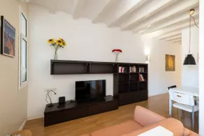 23NO1138 - Apartment in Poble Sec. - Image 3