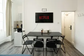 Family Studio - Angel station - Image 2