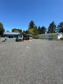 Coastal Retreat w/ Hot Tub Near Beach - Image 2