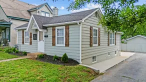 The Luxe/Hot Tub/Firepit/King Beds/Fenced Yard/ - Image 2