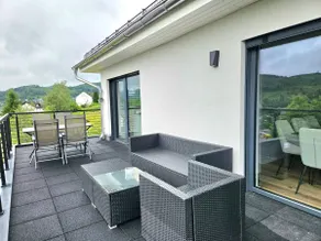 Luxury penthouse with a view & balcony - Image 5
