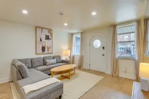 2 Mi to Lincoln Financial Field: Pet-friendly Gem - Image 5