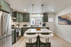 2 Mi to Lincoln Financial Field: Pet-friendly Gem - Image 4