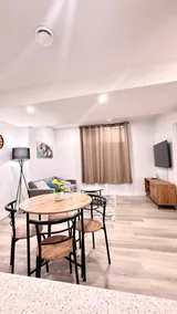 Stylish Private Suite, Free Parking and Wi-Fi - Image 2