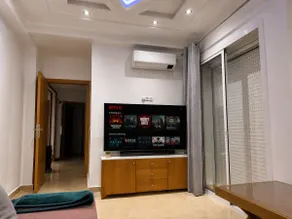 Spacious Family Apartment for 6 People Near the Airport - Image 5