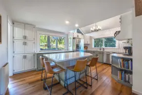 Blue Eyrie - Adorable Home! Peaceful Location - Image 2