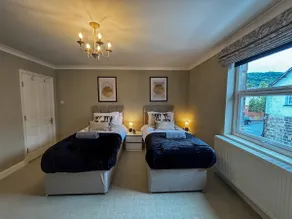 Elegant 3 Bed Townhouse in Otley - Sleeps 6 - Image 4