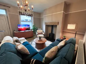 Elegant 3 Bed Townhouse in Otley - Sleeps 6 - Image 2