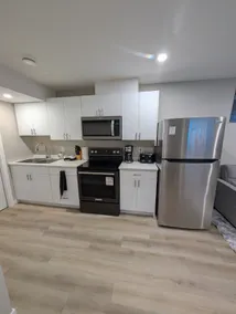Private 1BR Suite | Parking, Wi-Fi + Self Check-in - Image 2