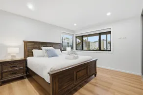 Waterfront Studio, King Bed, Own Entrance & BBQ - Image 3
