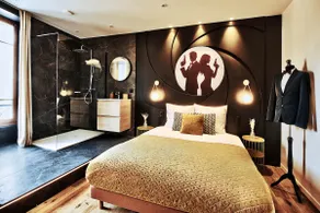 James Bond 007 Suite - Spa & Air Conditioning - Image 2
