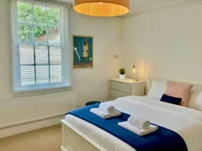 Alresford House - 3 Bedroom Apartment - Image 3