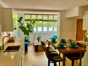 Alresford House - 3 Bedroom Apartment - Image 2