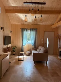 Chalet and cabin, immersion in nature - Image 2