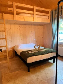 Chalet and cabin, immersion in nature - Image 4