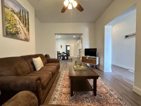 Beautiful 2 Bedroom Apartment - Easy City Access - Image 2