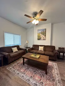 Beautiful 2 Bedroom Apartment - Easy City Access - Image 4