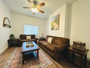 Beautiful 2 Bedroom Apartment - Easy City Access - Image 3