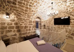 Historic Stone House in the Heart of Old Acre - Image 5