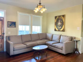 Historic Home w Hot Tub, walk to town, EV Charger - Image 3
