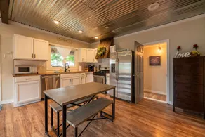 The Cozy Cottage - Image 4
