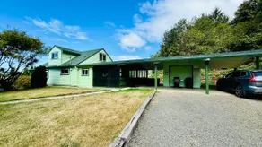 Birds Paradise - 4 bdrm, private hot tub, sleeps 8 - Image 2